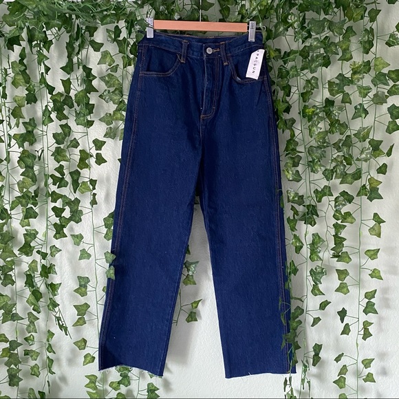 Brandy Melville hazel jeans - dark wash - Picture 2 of 3